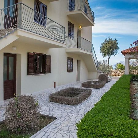 Apartment Macan 챠브타트 외부 사진