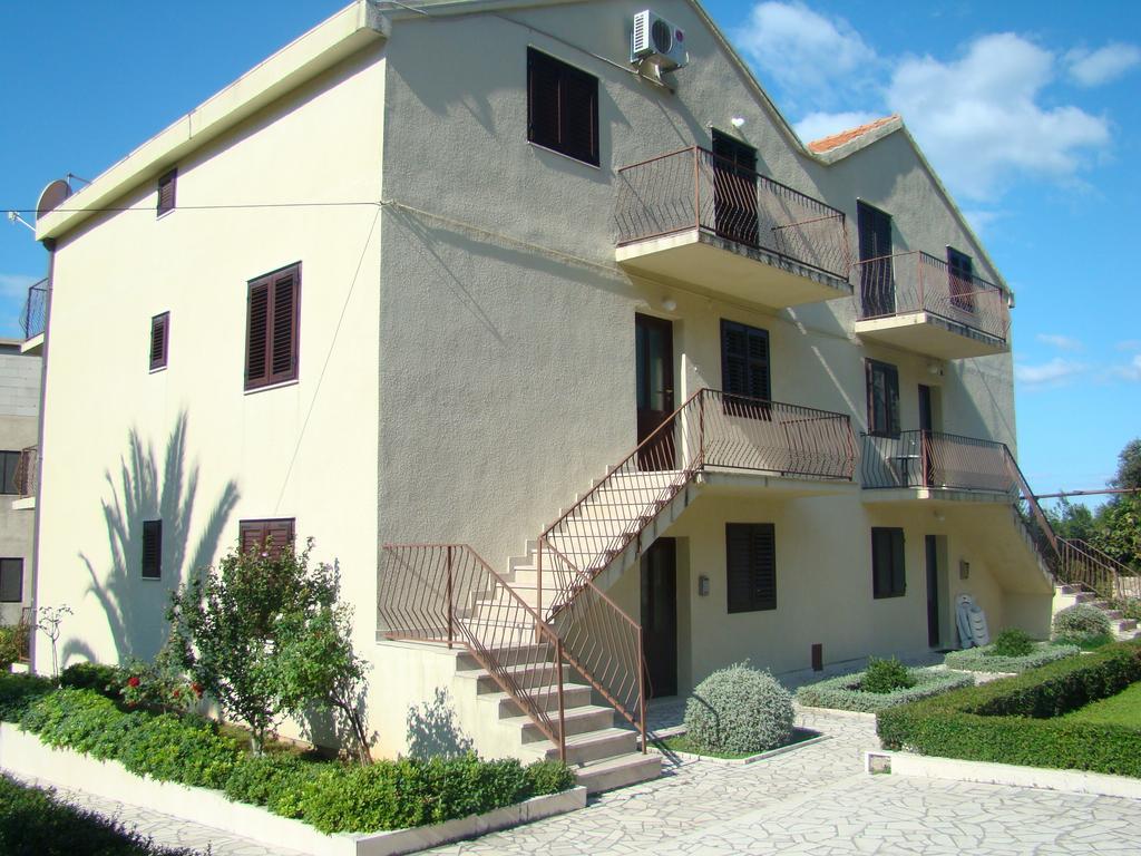 Apartment Macan 챠브타트 외부 사진