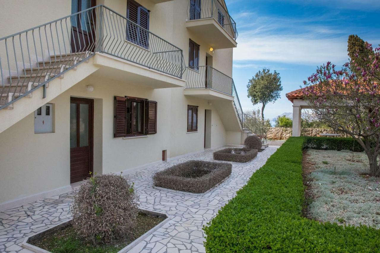 Apartment Macan 챠브타트 외부 사진
