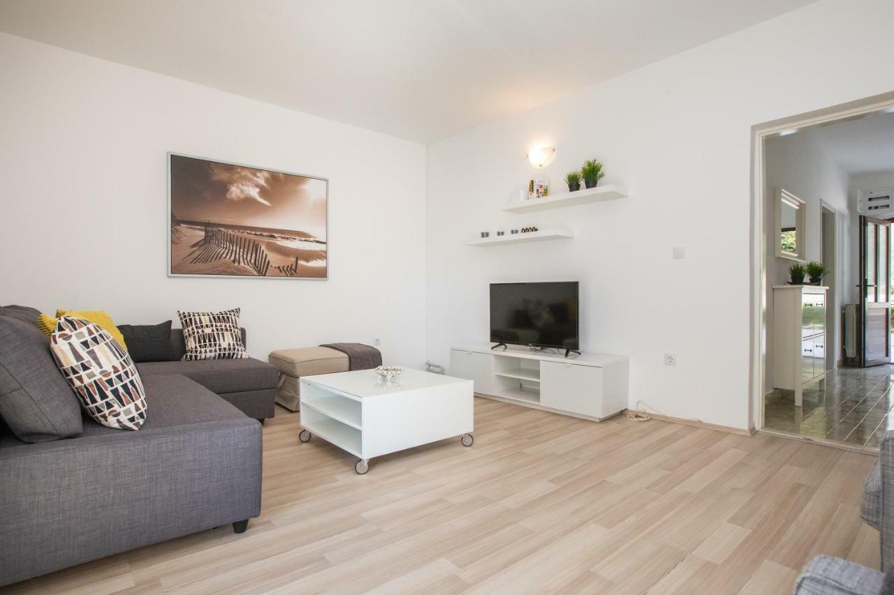Apartment Macan 챠브타트 외부 사진